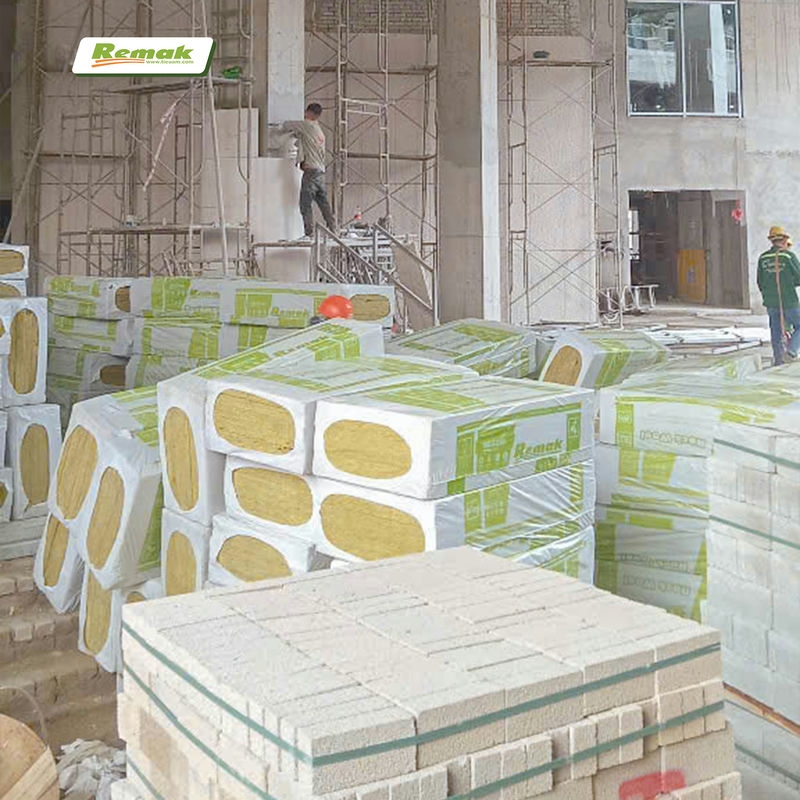 Bông khoán Remak được thiết kế dạng kiện, dễ vận chuyển và sắp xếp, dễ thi công.
