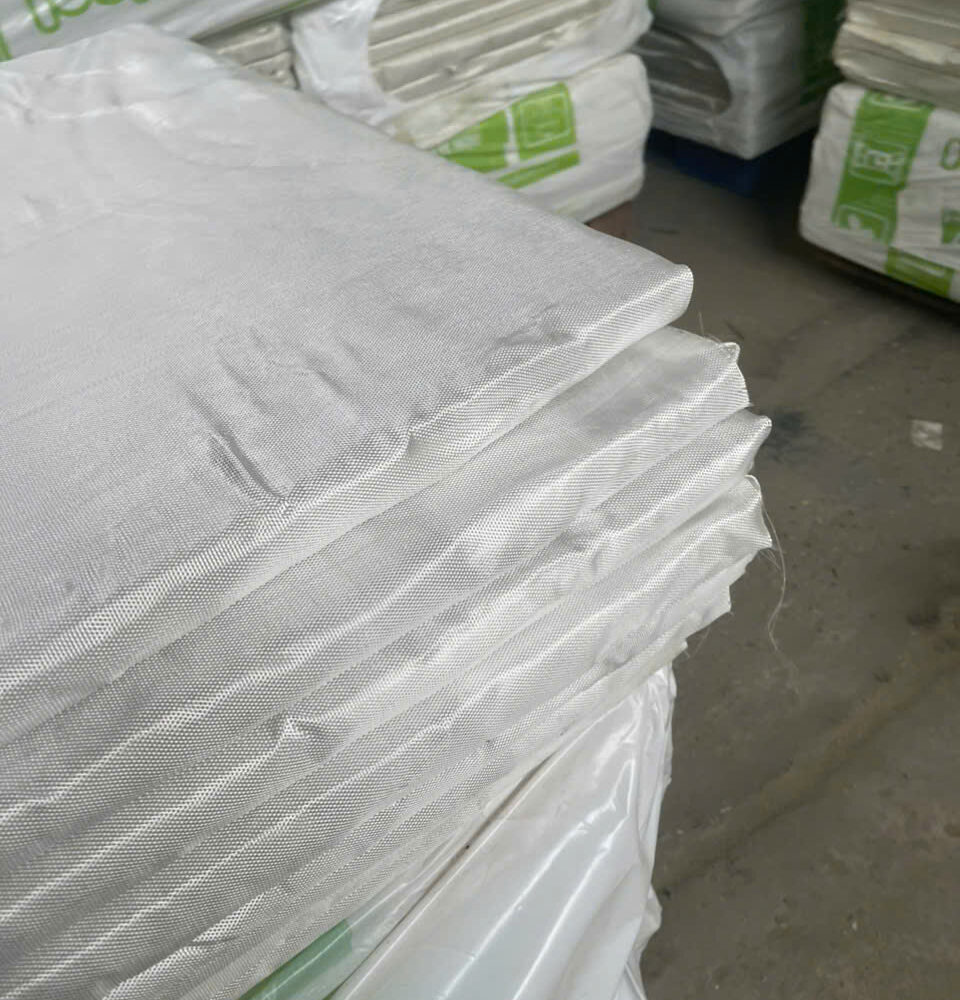 Vải thủy tinh bọc bên ngoài bông khoáng chóng cháy Remak